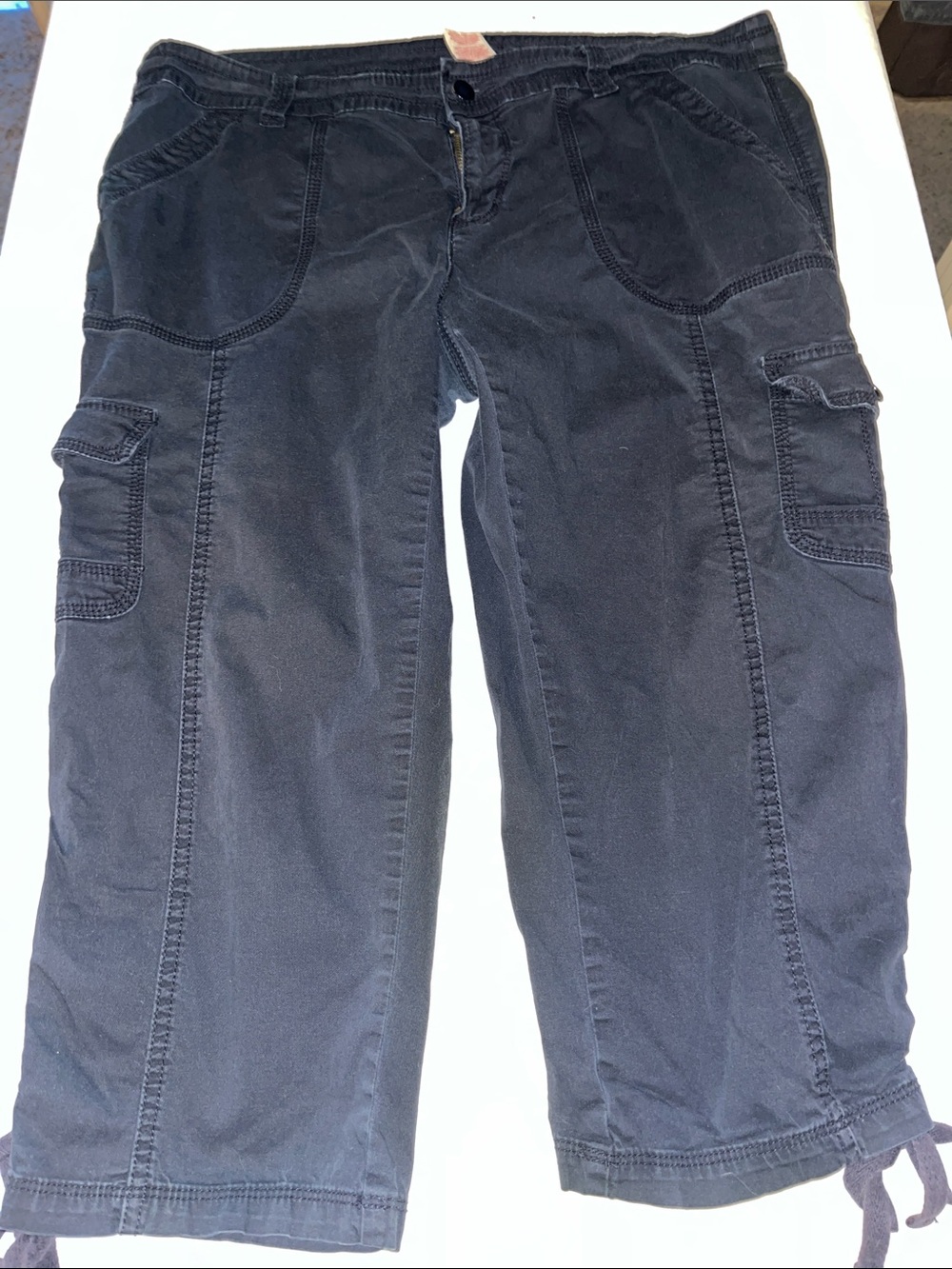 Faded Glory Black Capri Cargo Pants